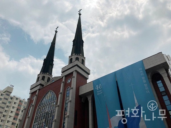 명성교회는 5일 교회 창립 40주년 기념예배를 진행했다. (사진=평화나무)