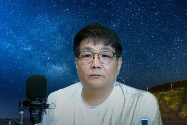 유튜브 ‘보도채널 파불라’를 이끄는 심혁 기자 (유튜브 영상 캡처)