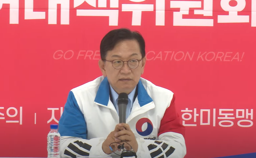 발언하는 석동현 선거대책위원장(출처=자유통일당)